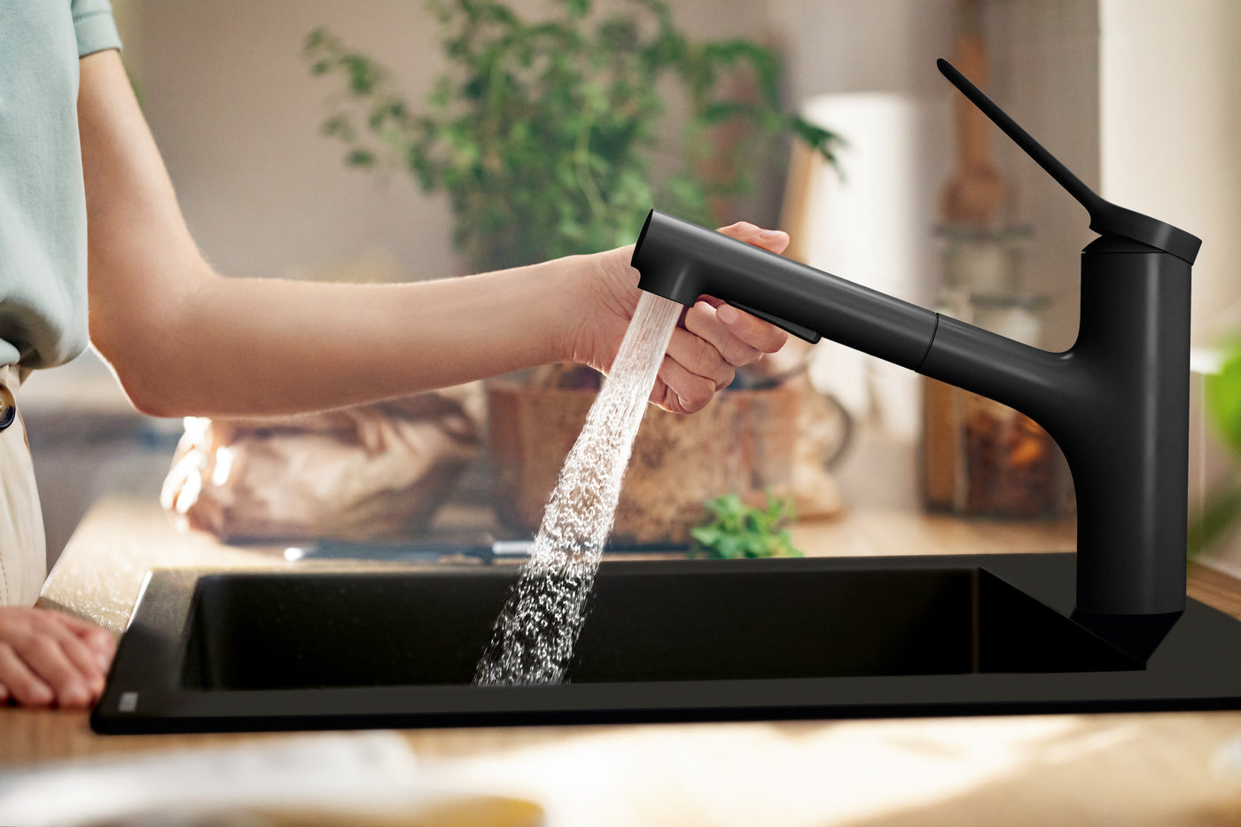 HansGrohe Zesis M33 Tek Kollu Eviye Bataryası, 150, Çekilebilir El Duşu,2Jet, Sbox Lite - 74803000